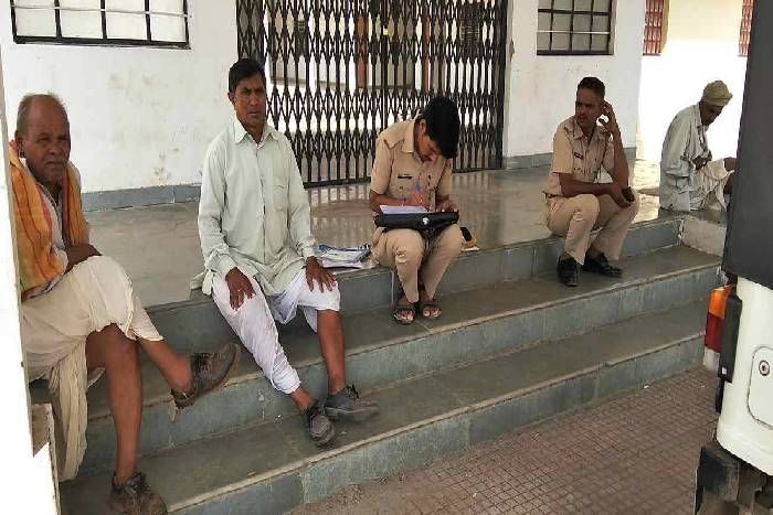 प्रतापगढ़ खेत पर मृत मिला वृद्ध