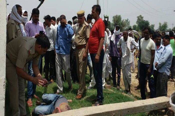 विद्युत खंभे पर लटका मिला शव, खुदकुशी करने की आशंका