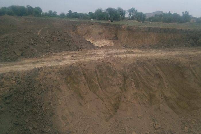 Due to digging of soil from Gatorol, it will take a fine of eight and a half lakh rupees for the construction of the under construction highway गेटोलाव से मिट्टी खुदाई कर निर्माणाधीन राजमार्ग पर बिछाने के मामले में साढ़े आठ लाख रुपए का लगेगा जुर्माना