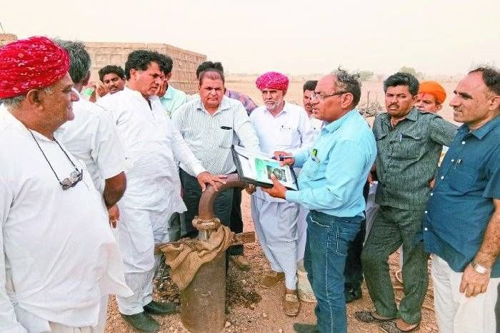 barmer वैज्ञानिकों को आश्चर्य, इतना पानी कहां से आ रहा