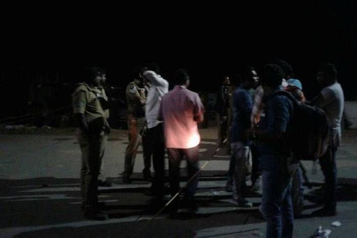 jaipur crime ATM लूटने को रात में दो युवकों ने तोड़-फोड़ कर दी, लेकिन कैश बॉक्स ने बचाए लाखों रुपए