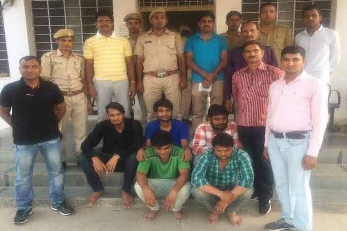 INDvsPAK Final: 18 लाख रुपए सट्टे के हिसाब समेत 15 हजार रुपए नकद बरामद