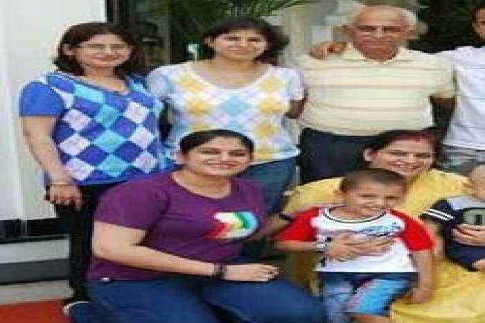fathers day Father's day special : ये वो पिता है जिनके लिए बेटे-बेटी में कोई फर्क नहीं है, इनकी चारों बेटियां आज एक मिसाल है