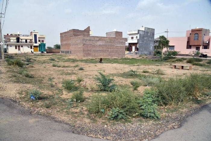 master plan नक्शे में स्कूल और पार्क, अब बन गए मकान
