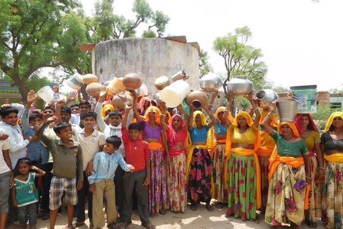 Water problem in the barracks of Haryana Bairwa, women performed हरियाणा बैरवा की ढाणी में जल समस्या, महिलाओं ने किया प्रदर्शन