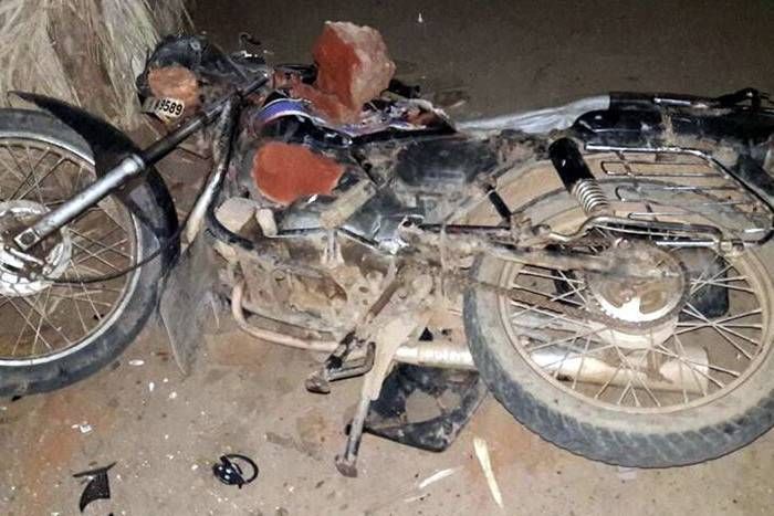 Banswara: Stone pelting at home and looted cash f बांसवाड़ा : सरेआम घर में पथराव और तोडफ़ोड़ कर ले गए नकदी