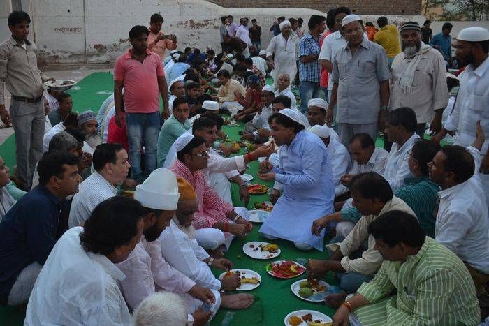 रोज इफ्तार की दावत में मुस्लिम भाइयों से क्या बोले मंत्री राठौड़...