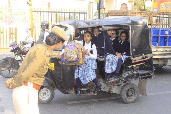 traffic in city patrika campaign- हर बच्चा सर्वज्ञ है , जुड़ें पत्रिका के साथ और हमें बताए आखिर कैसे सुधरे यातायात व्यवस्था