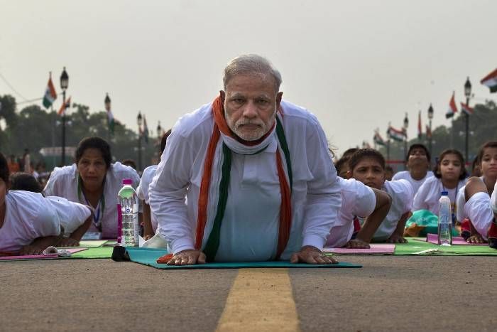 मोदी सरकार ने लॉन्च किया सेलेब्रेटिंग योगा ऐप, साझा कर सकेंगे अपने अनुभव