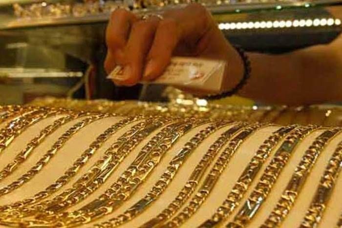 gold चांदी सवा साल, सोना सात सप्ताह के निचले स्तर पर, जानें क्या हैं भाव