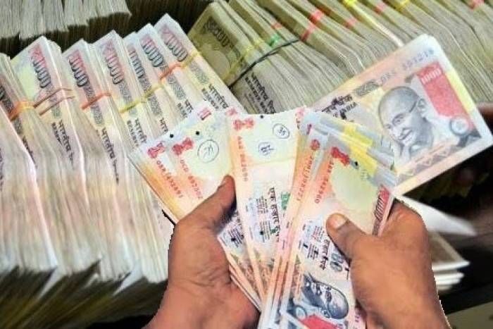 राजधानी में 100 करोड़ की पुरानी करेंसी! 7 करोड़ बदलने का किया था सौदा नए नोट हाथ में आते ही 35 करोड़ और बदलवाते