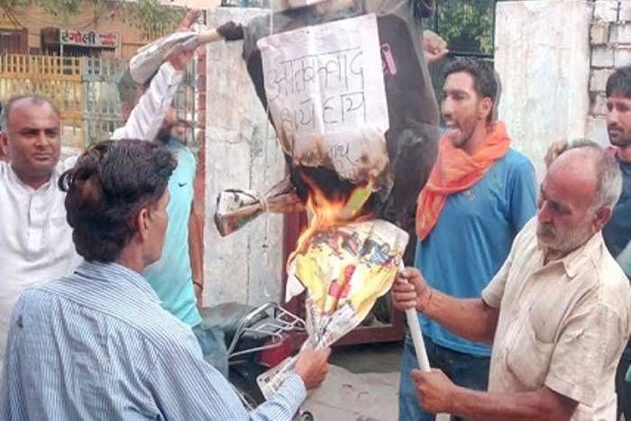 Protest 'भारत माता की जय' नहीं बोली तो बजरंग दल कार्यकर्ता ने जड़ा थप्पड़, अमरनाथ यात्रियों पर हमले के विरोध में कर रहे थे प्रदर्शन