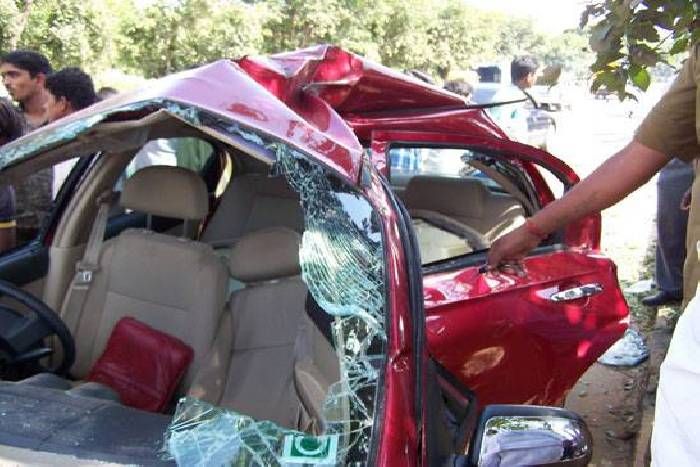 car accident on highway
गुजरात से दरगाह जियारत को आए जायरीनों के साथ हुआ बड़ा हादसा