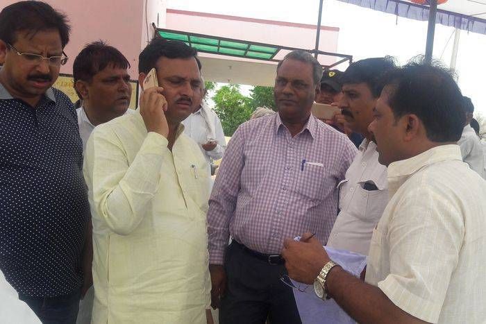 भाजपा नेता से बहस करना पड़ा मंहगा, देर रात आ गए एपीओ के आदेश...