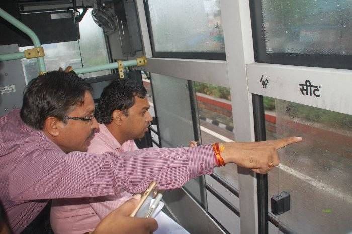 kota collector travel in city bus for inspection #ऑन_द_स्पॉटः बस में सवार कलक्टर को बेबस दिखा शहर