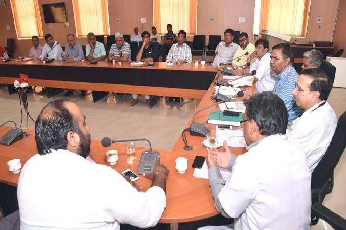 meeting पीबीएम अस्पताल में हर दिन मिल रही नई शिकायतें