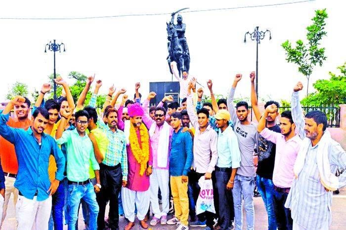 जाटों ने फिर से दी आंदोलन की चेतावनी, सरकार के खिलाफ लगाए नारे