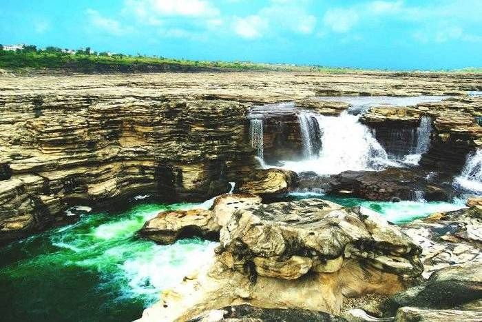 kota patrika campaign safe picnic at Chuliya Waterfall #picnicspot: सावधान! भटका जो ध्यान...तो ये खूबसूरती ले लेगी जान