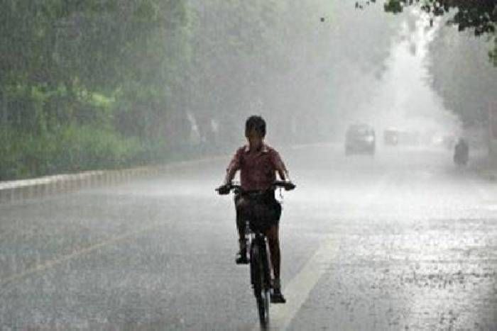BREAKING: मौसम हुआ मेहरबान, सीकर में शुरू हुई बारिश, लोगों को मिली गर्मी से राहत...