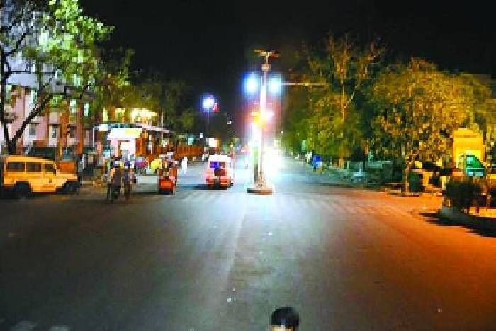 news & Photos rajasthan सूखे पेड़ों के ठूंठ बरसात के मौसम में लोगों के लिए मुसीबत बन रहे हैं, लेकिन जिम्मेदार अब सो गए हैं