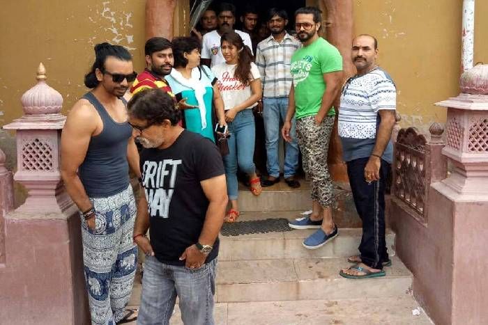 tv acctor in pok टीवी सीरियल के मशहूर कलाकारों का पोकरण में स्वागत
