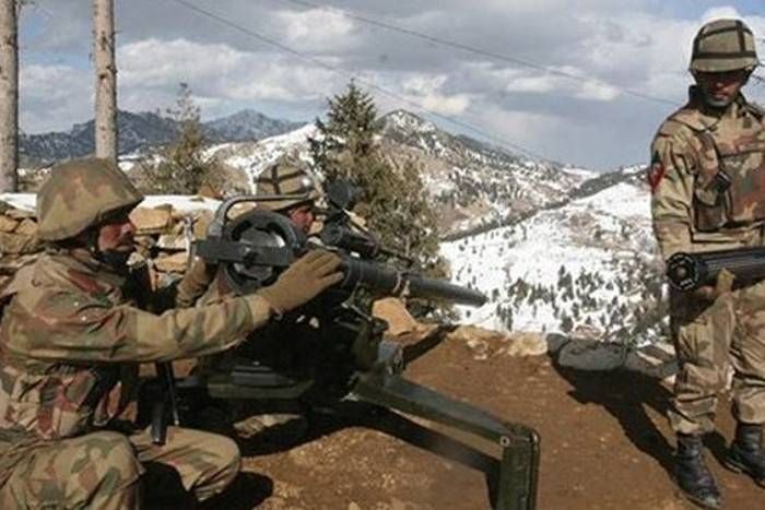 भारतीय सेना की जवाबी गोलीबारी में पाकिस्तानी सेना का वाहन नदी में गिरा, चार सैनिकों की मौत