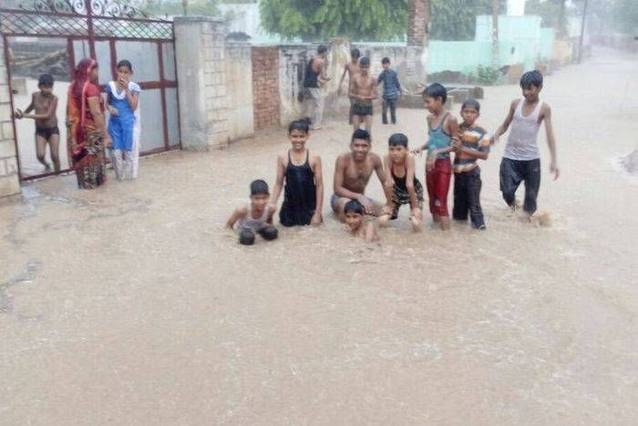 सोमवार को बारिश में झूमकर नहाए भोलेशंकर, दर्शन के लिए उमड़ पड़े लाखों श्रद्धालु