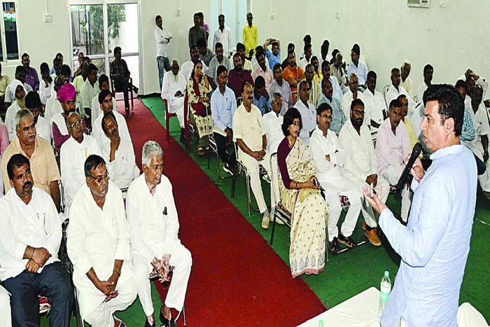 कांग्रेस सचिव यादव बोले, कार्यकर्ता संगठन को करें मजबूत