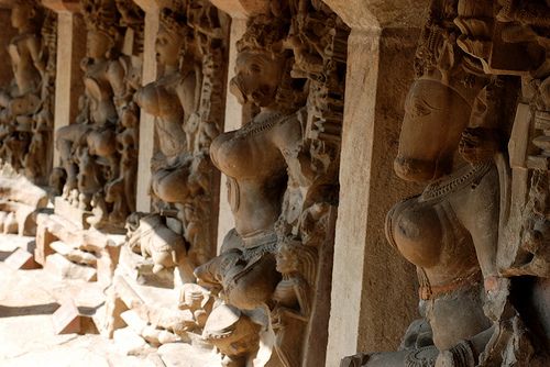 योगिनियों का मंदिर: औरंगजेब के आदेश से तोड़ी गई थीं ये मूर्तियां