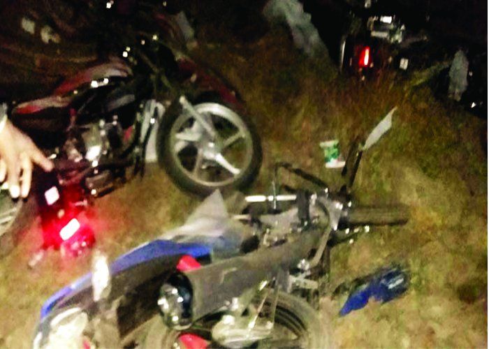 कंटेनर पलटने से क्लीनर की मौत