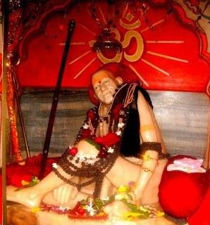 ये बाबा मारते थे डंडा देते थे गाली, भक्त मानते थे शिव का अवतारी