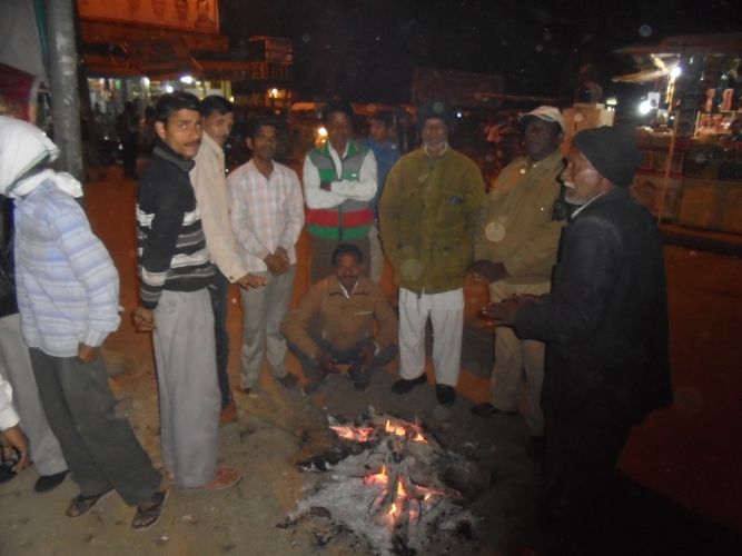 सर्दी का सितम जारी