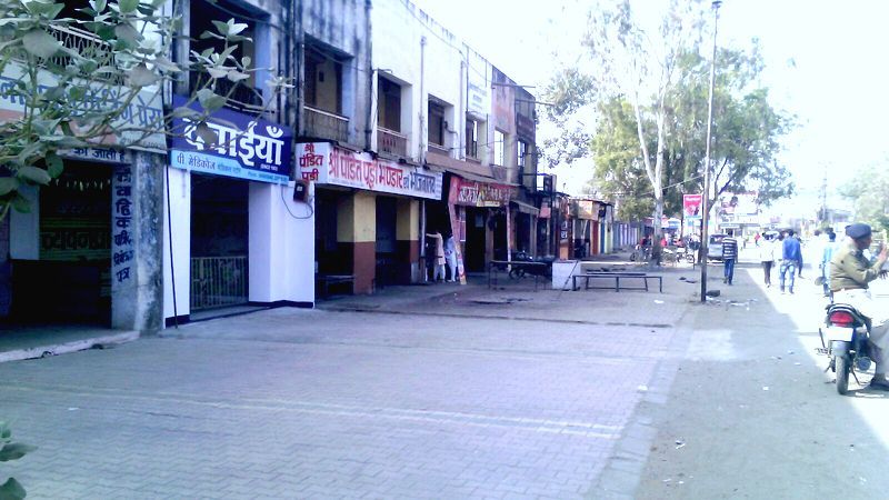 अघोषित रूप से नीमच बंद, कर्फ्यू जैसा माहौल