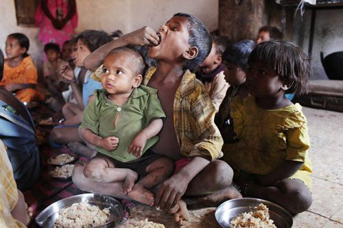 भोपाल में 2000 बच्चे कुपोषित, इन्हें गोद लेकर आप भी पा सकते हैं पुरस्कार