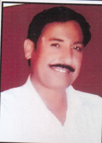 कर्ज ने बेमौत मारा, प्रशासन बोला पारिवारिक विवाद