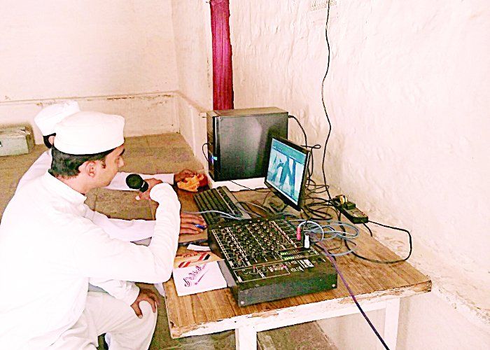 जेल में बनाया रेडियो स्टेशन, कैदी बने आरजे