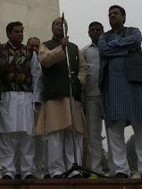 सोनिया के बर्थडे पर कांग्रेसियों ने किया शहीदों का अपमान