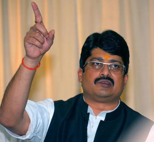 भाजपा जाने की बात गलत, नेता जी हमारे आदर्श: राजा भइया
